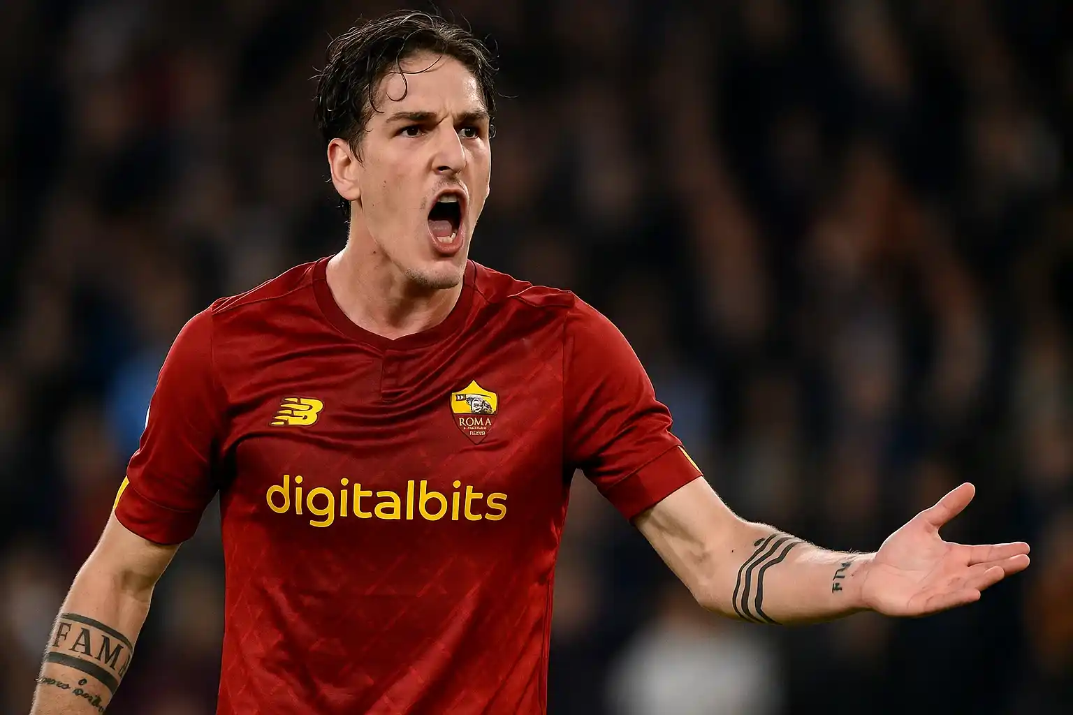 Nicolo Zaniolo “đấm nhầm” đồng đội trẻ AS Roma gây sốt 2 Nicolo Zaniolo – trung tâm của mọi tranh cãi tại AS Roma